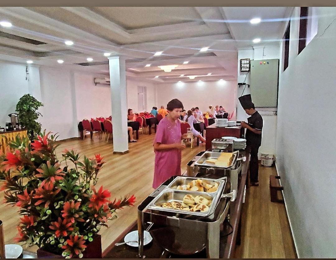 Serenade Beach Hotel Hikkaduwa Esterno foto