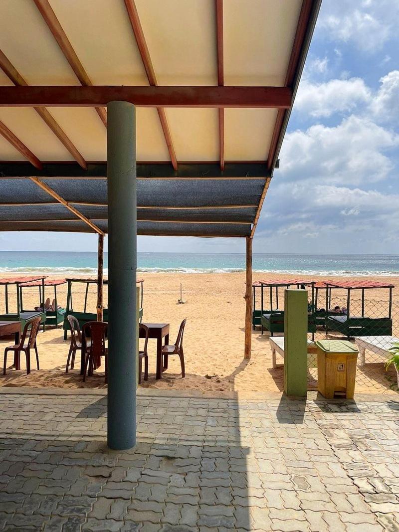 Serenade Beach Hotel Hikkaduwa Esterno foto