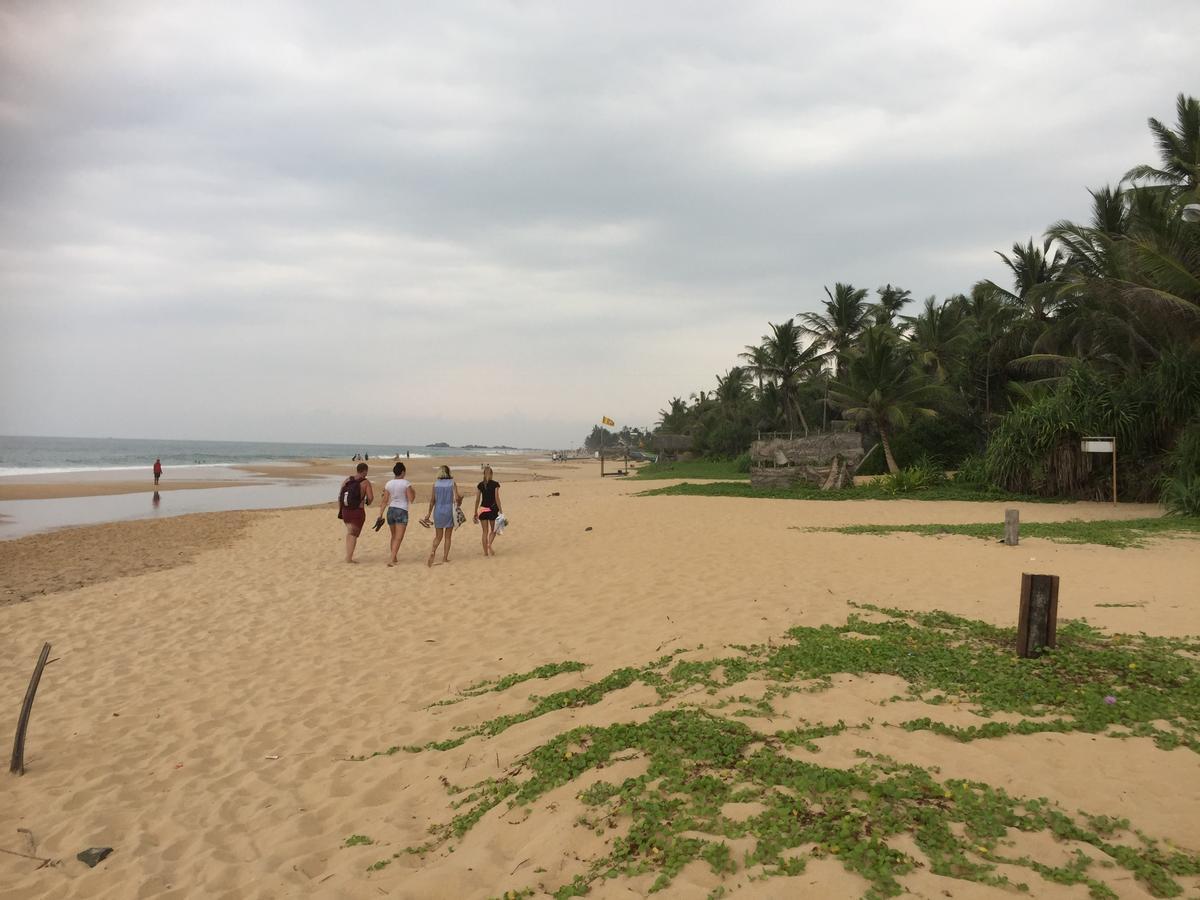 Serenade Beach Hotel Hikkaduwa Esterno foto